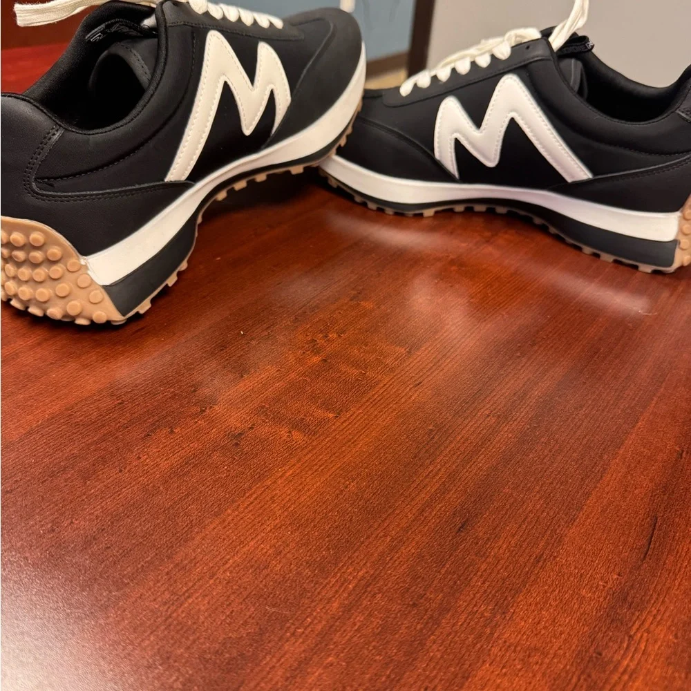 NWOT Steve Madden Black and White Athletic Shoes - Picture 4 of 6